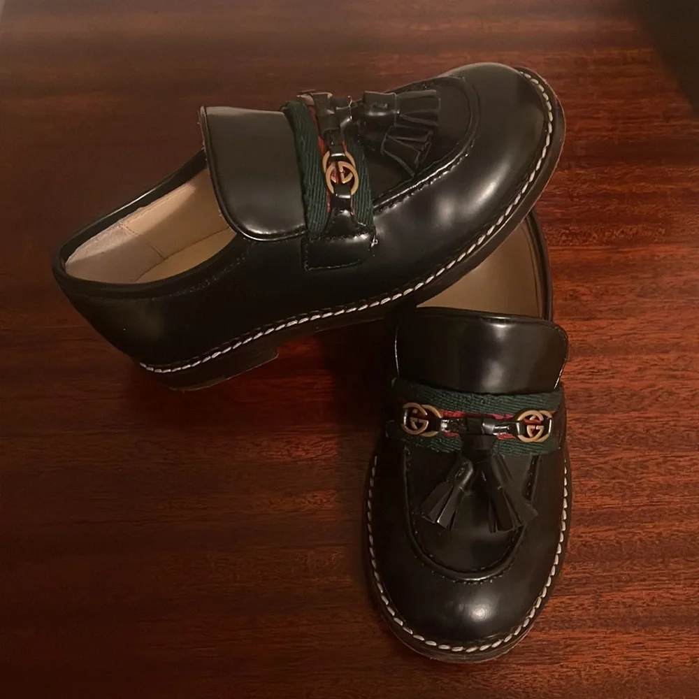 Gucci Black Leather Kids Tassel Loafers with Green and Red Web